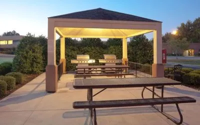 Outdoor area at Sonesta Simply Suites Detroit Warren.