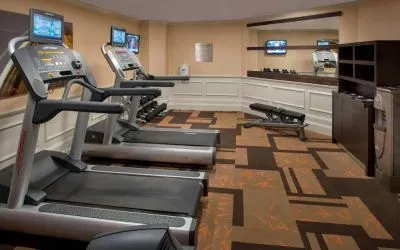 Sonesta Select Tinton Falls Eatontown’s fitness center includes both treadmills and free weights for guests to use.