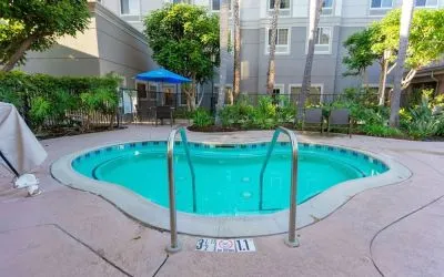 Outdoor pool area at Sonesta Anaheim Resort Area.