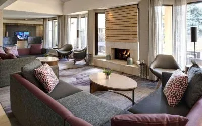 Fire place in lobby at Sonesta Select Milwaukee Brookfield.