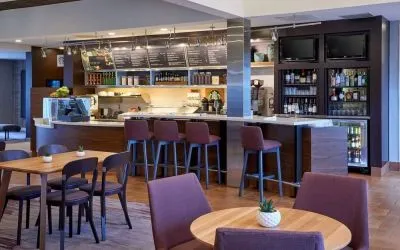 Coworking space and bar at Sonesta Select Minneapolis Eden Prairie.