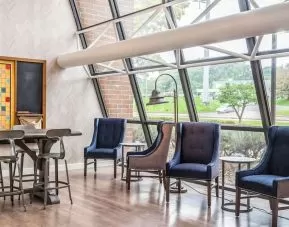 Coworking space at EnVision Hotel St. Paul South.