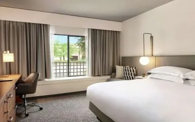 Romantic king room at Hilton Scottsdale Resort & Villas.