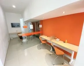 Business center at Hotel Star Express Puebla.