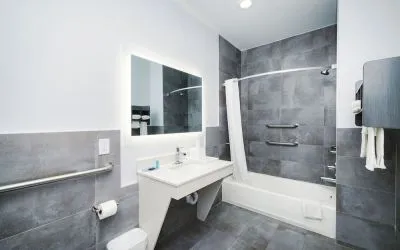 Guest bathroom at Palace Inn 290 & Fairbanks.