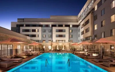 Luxurious outdoor pool Sonesta Bee Cave Austin
