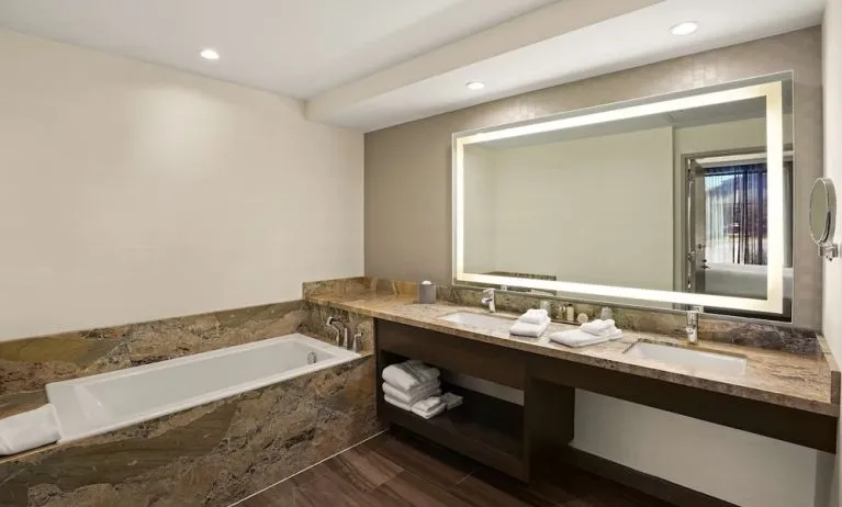 Guest bathroom in Sonesta Bee Cave Austin
