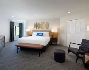 Spacious king room at Sonesta Silicon Valley.