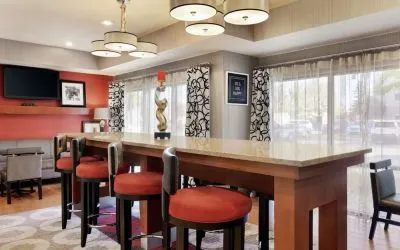 Bar and coworking space at Hampton Inn Tracy.