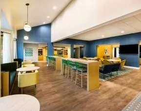Work space at Sonesta Select Philadelphia Airport.