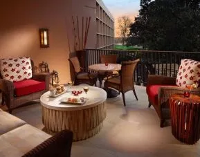 Cozy outdoor lounge at Sonesta Nashville Airport.