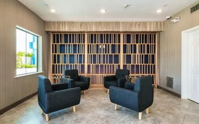 Lounge and coworking space at Palace Inn Blue Laura Koppe Rd.