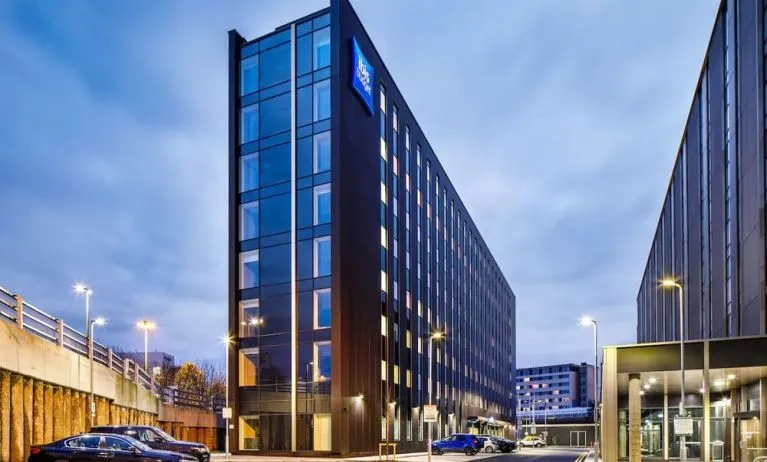 Hotel exterior at Ibis Budget Manchester Airport.