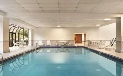 Indoor pool available at Laguardia Plaza Hotel.