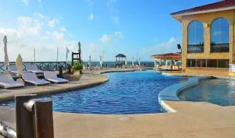All Ritmo Cancún & Waterpark