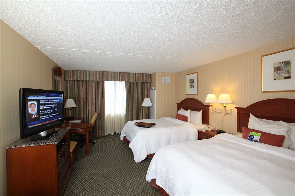 Hampton Inn NYC JFK Book Day Rooms HotelsByDay