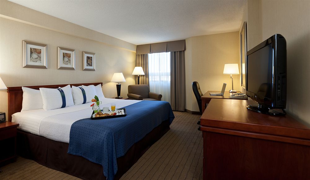 Holiday Inn Laval Montreal Day Use Rooms Hotelsbyday