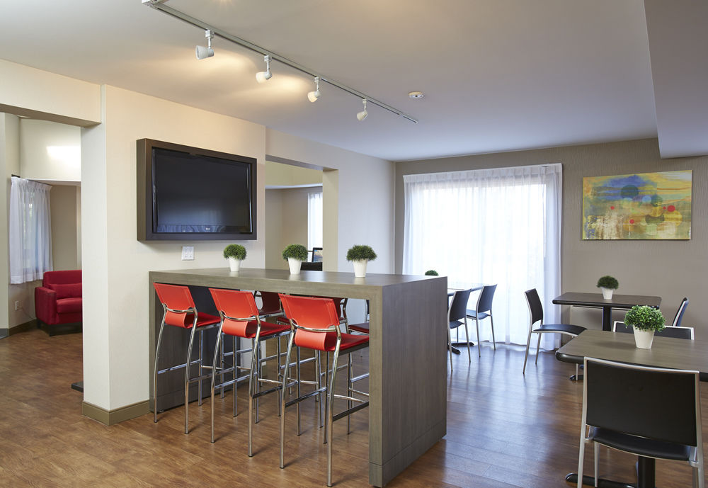 Comfort Inn Winnipeg Airport Day Use Rooms Hotelsbyday