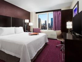 Hotel Hampton Inn Times Sq. Central image