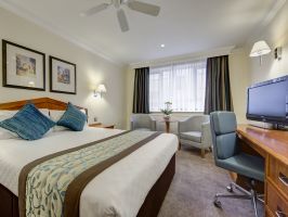 Hotel Thistle City Barbican Hotel image