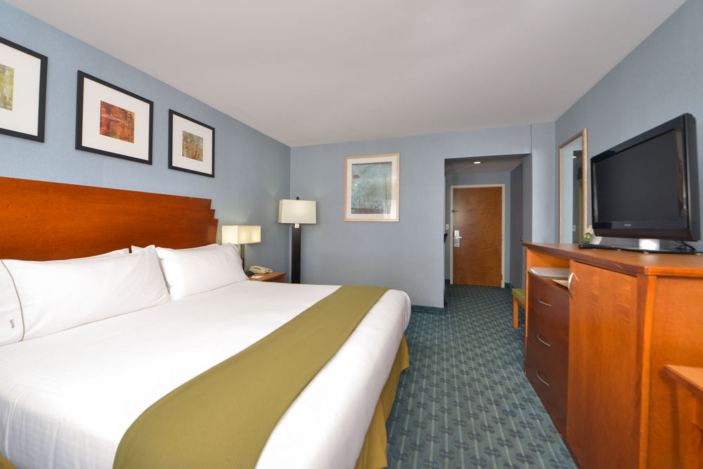 50+ Holiday Inn Express Laguardia Images - vanessa blog