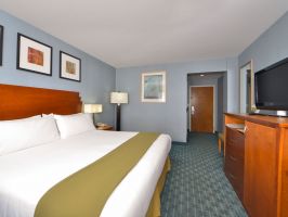 Hotel Holiday Inn Express LaGuardia Airport image