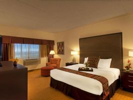 Hotel Crowne Plaza Aire MSP Airport - Mall Of America image