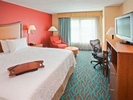 Hotel Hampton Inn & Suites, Skokie image