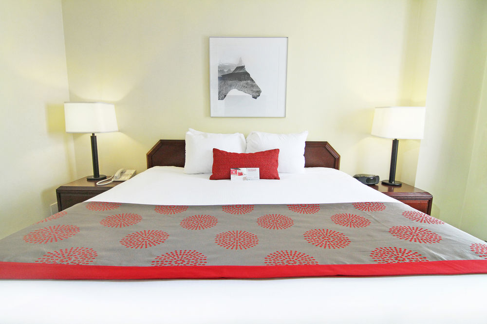 Ramada Plaza Calgary Airport Hotel Ramada Plaza Calgary Airport Hotel
