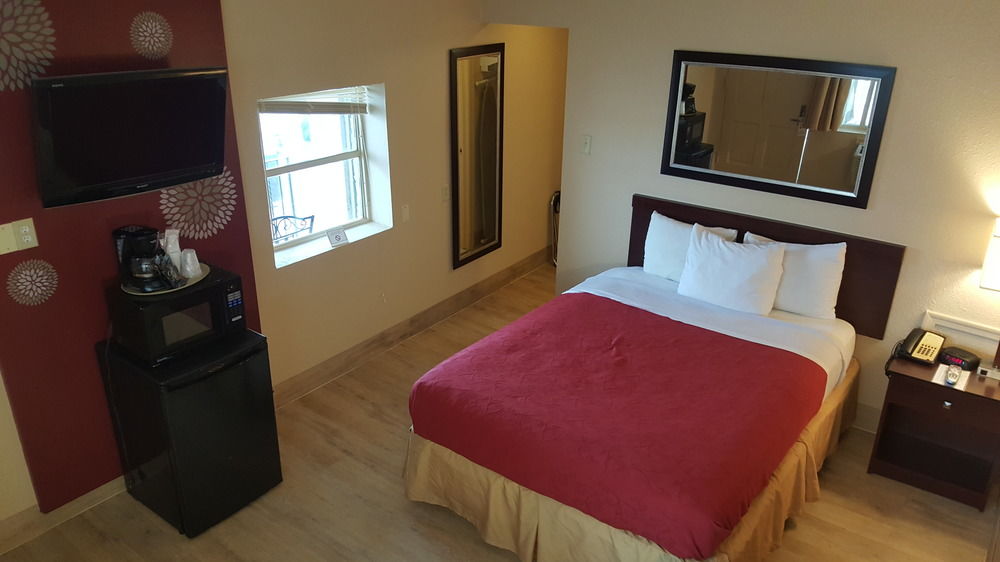Airport Waterfront Inn Philadelphia Book Day Rooms Hotelsbyday Airport Waterfront Inn Philadelphia