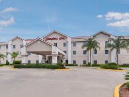 Hotel Hampton Inn Deer Park image