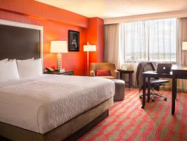 Hotel LaGuardia Plaza Hotel image