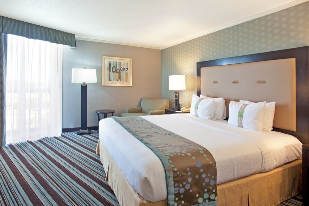 Holiday Inn Long Beach Airport Day Use Rooms Hotelsbyday Holiday Inn Long Beach Airport