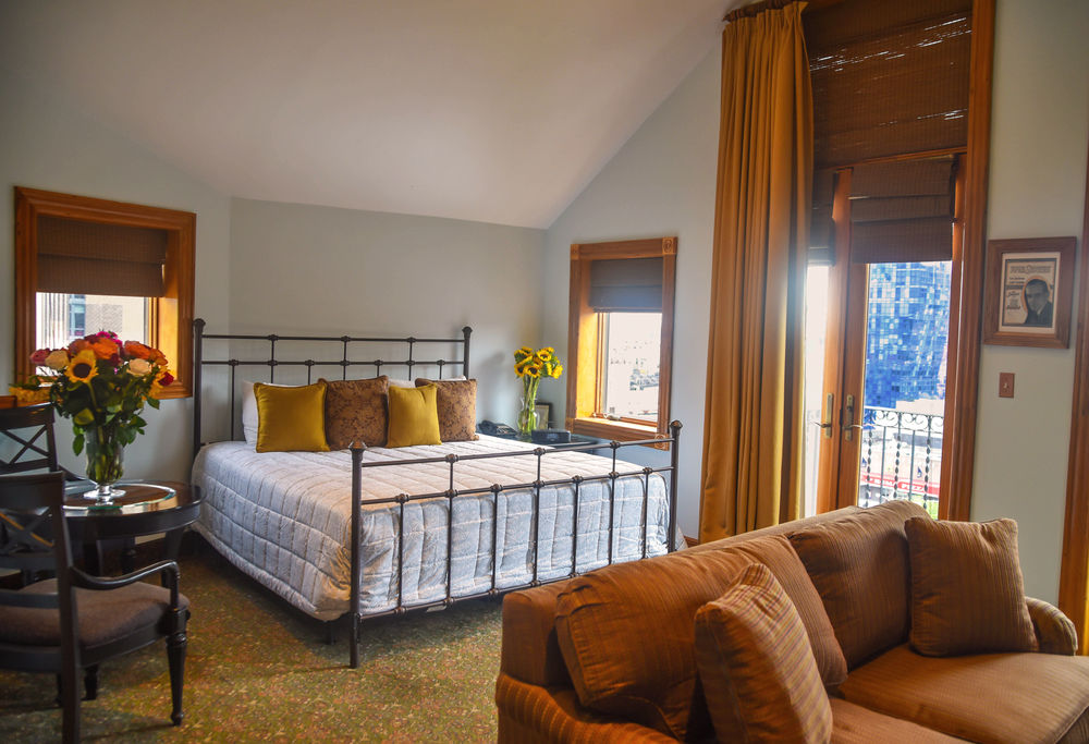 Blue Moon Boutique Hotel, NY Day Rooms HotelsByDay