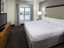 Hotel Homewood Suites By Hilton Miami Airport-Blue Lagoon image