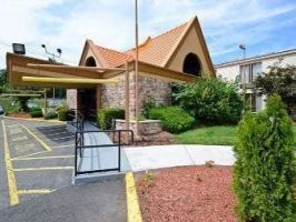 Hotel Howard Johnson Inn Clifton image