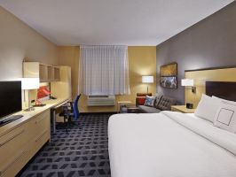 Hotel TownePlace Suites By Marriott London image