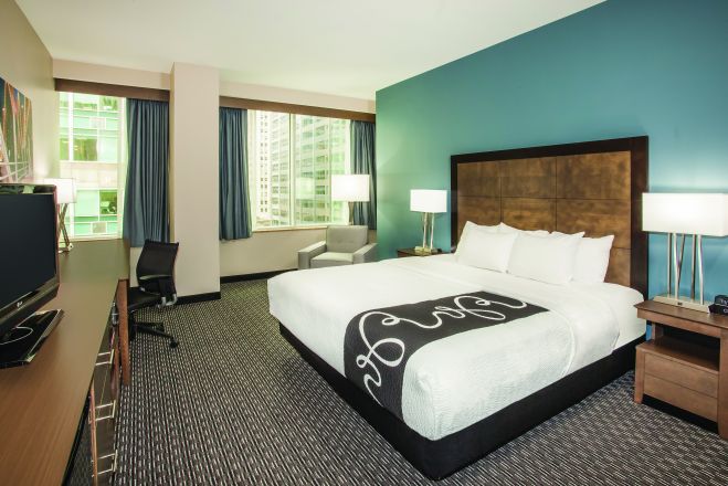 La Quinta Inn Suites Downtown Chicago Hotelsbyday