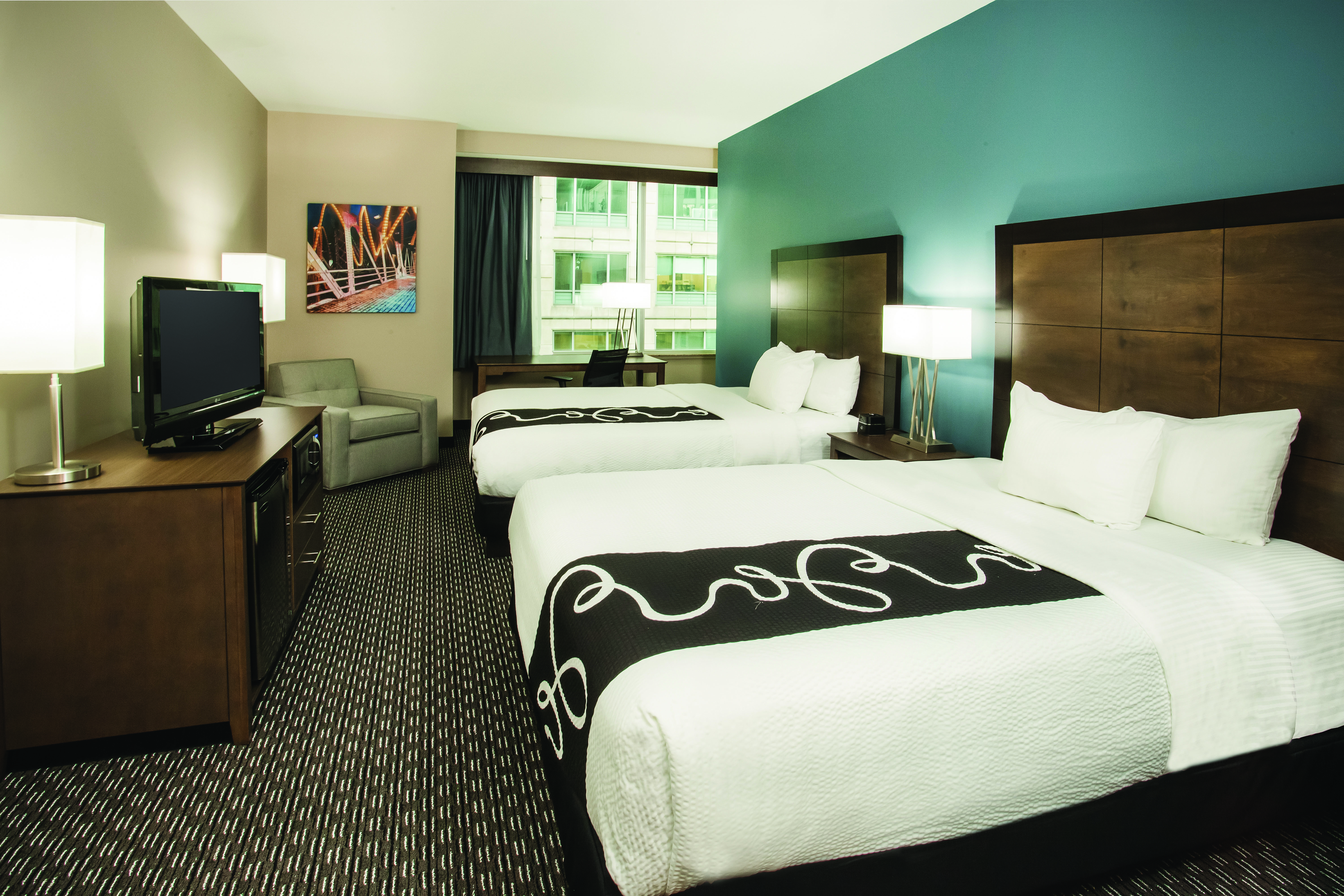 La Quinta Inn & Suites, Downtown Chicago | HotelsByDay