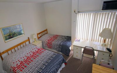 Bright and spacious day use twin room at Alexandra Hotel.