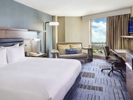 Hotel Hilton Newark Airport image