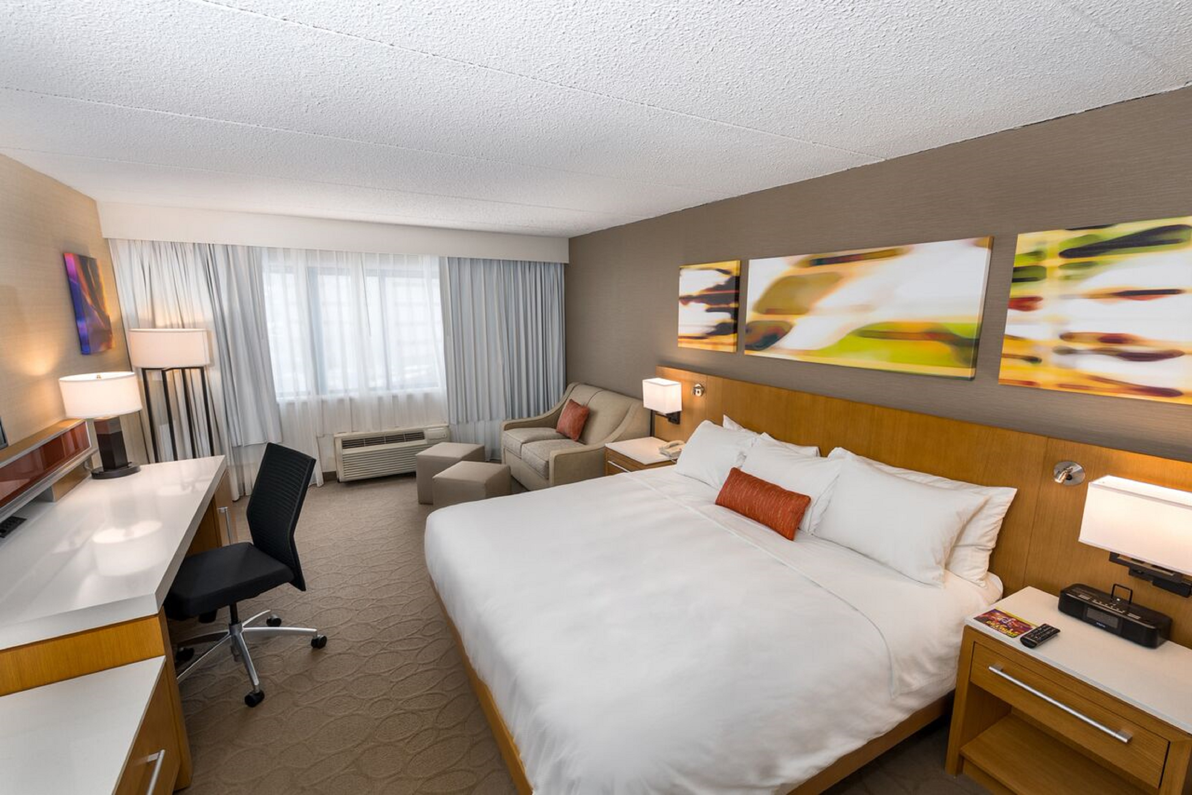 Hotel At Utica Centre Day Rooms HotelsByDay