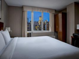 Hotel DoubleTree By Hilton Financial District image