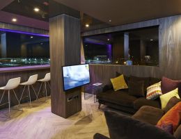 Bloc Hotel, Gatwick