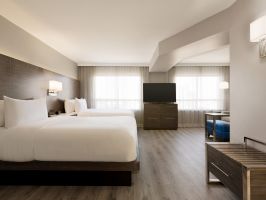 Hotel Embassy Suites By Hilton Montreal Aeroport image