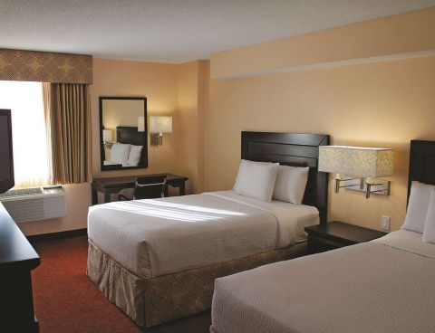 Hotel La Quinta Inn & Suites San Antonio Medical Center NW image