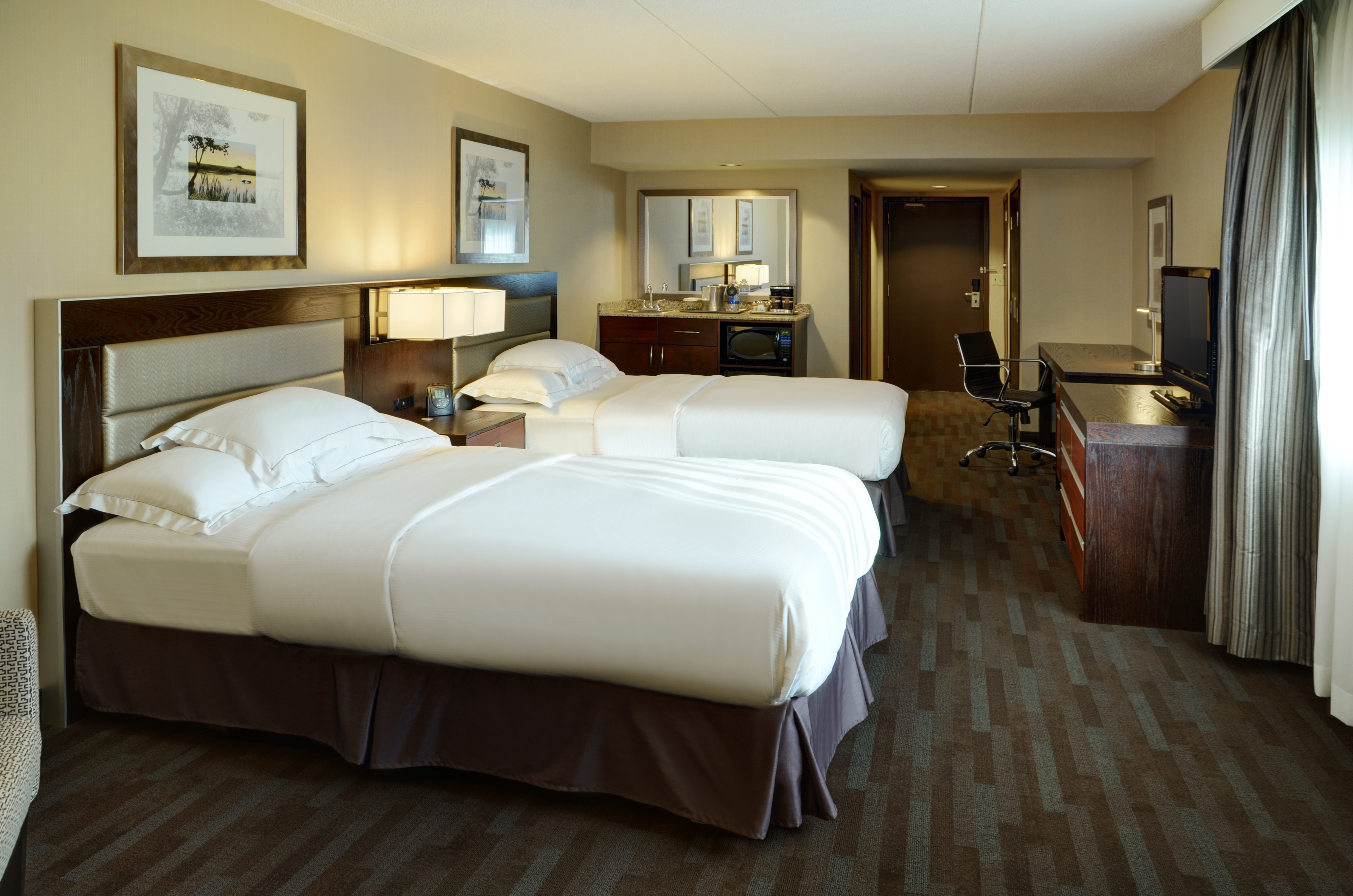 Hilton Winnipeg Airport Suites - Day Use Rooms | HotelsByDay