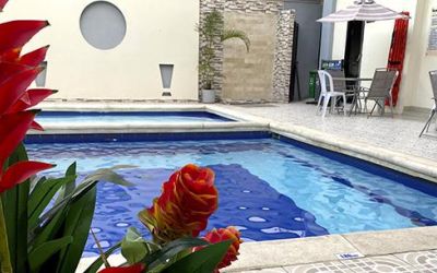 Hotel Puerta de Oro