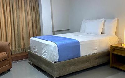 Hotel Puerta de Oro