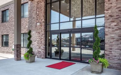 Hotel entrance at Comfort Inn JFK Airport.